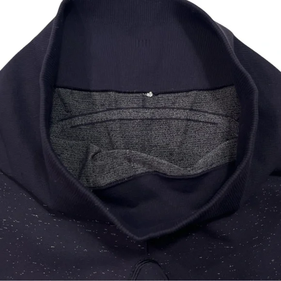 Lululemon Free To Flow Seamless High-Rise Crop 17” size 8 in Midnight Navy - Picture 6 of 8